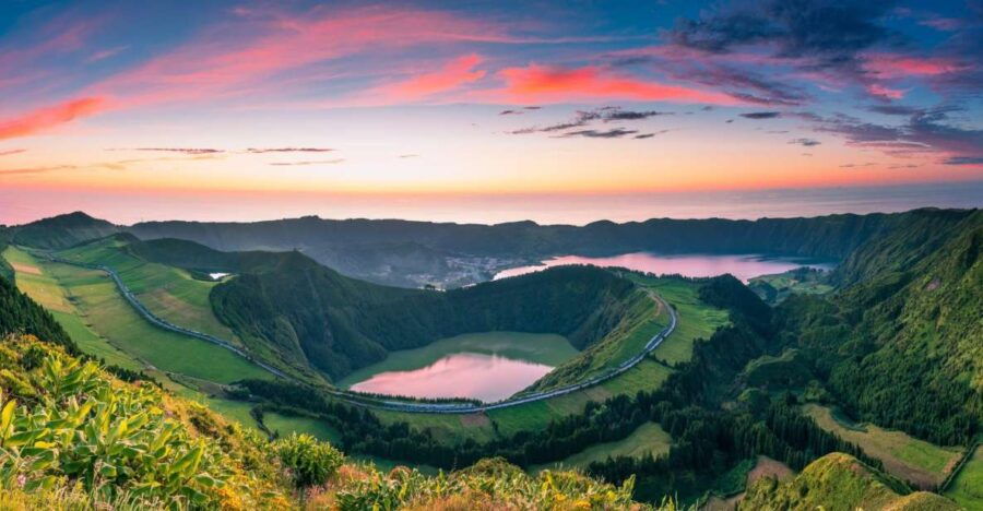 São Miguel: Explore the Volcanic Crater of 7cidades by SUV
