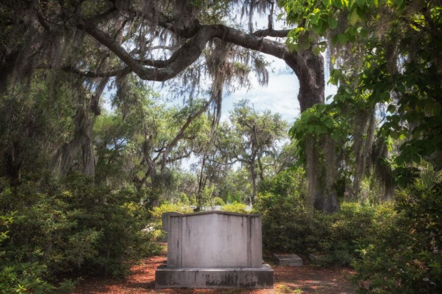 Self Guided Audio Ghost Tour in Savannah in 6 Languages - Good To Know