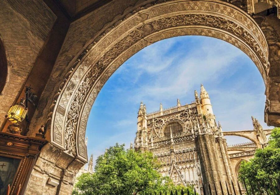 Seville: Cathedral and Giralda Tower Guided Tour and Tickets
