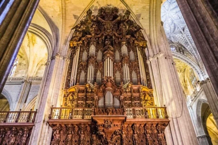Seville Cathedral: Audioguide in Your Smartphone in French