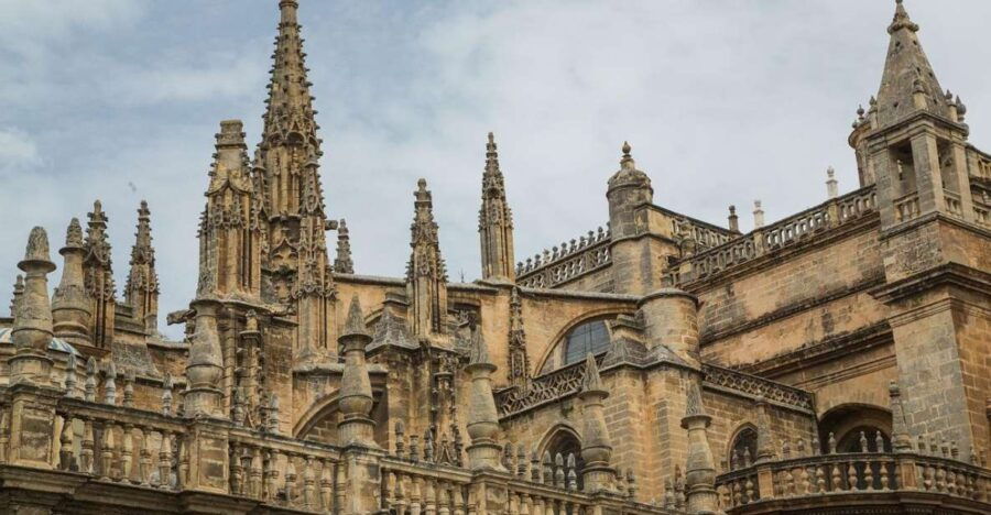 Seville: Private City Walking Tour