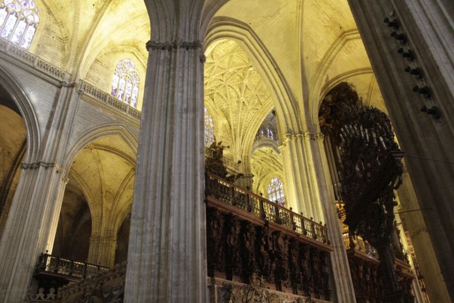 Seville: Royal Alcazar, Cathedral, and Giralda Tower Tour