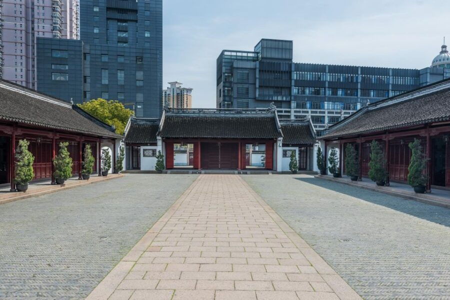 Shanghai’s Splendid Tapestry: A Private Full-Day Exploration