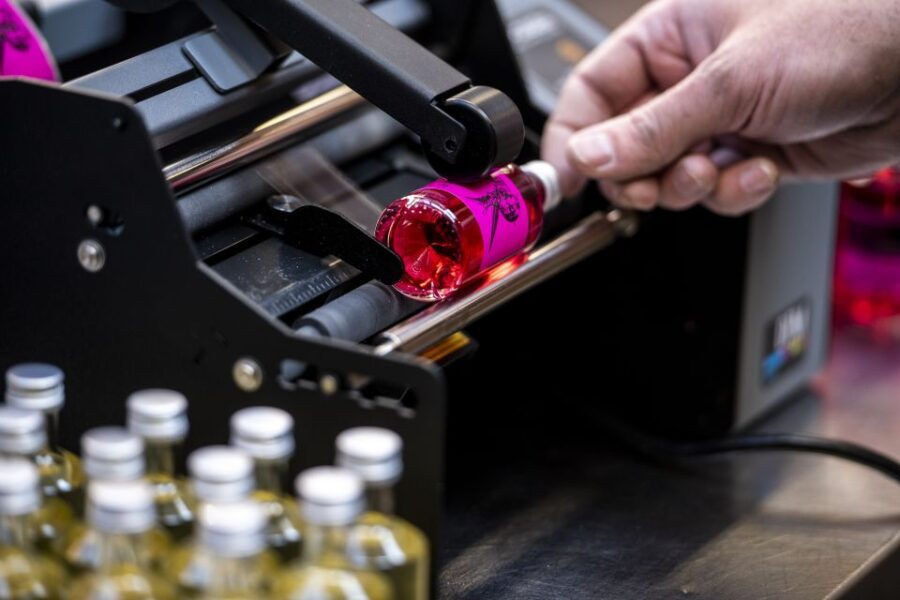 Sheffield: Gin Distillery Tasting Visit With Guided Tour