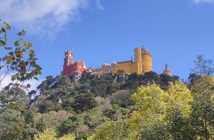 Sintra: Pena Palace and Gardens Guided Tour 4 H + Ticket