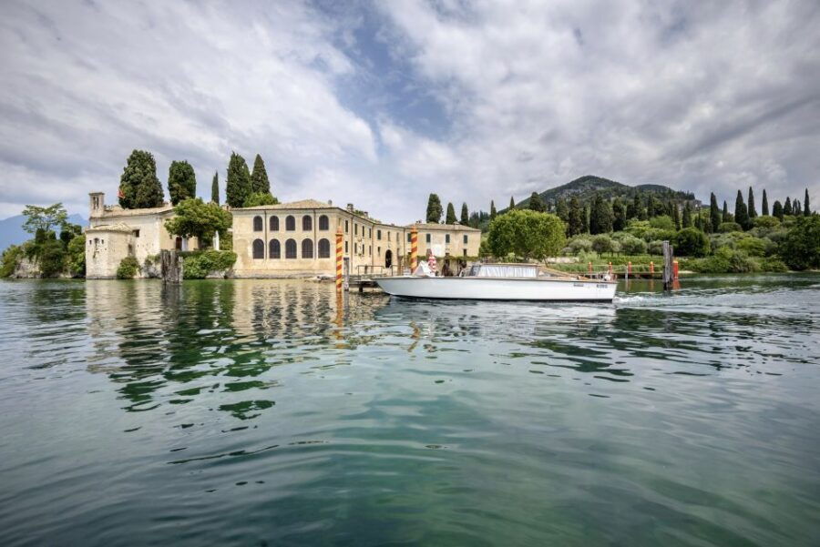 Sirmione and Isola Del Garda Typical Venetian Speedboat Trip