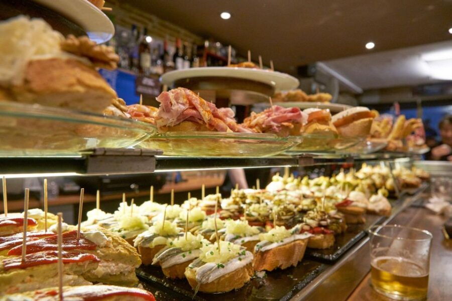 Sitges Tapas Walk – Food, Wine And History Tour