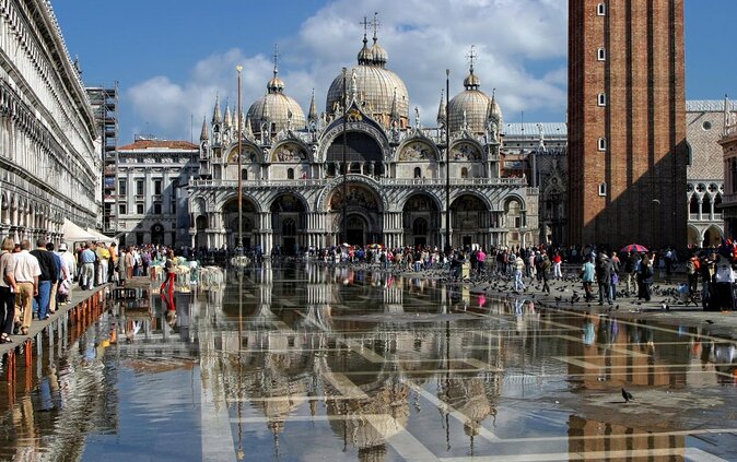 Skip the Line: Morning Venice Gondola Ride, Walking Tour & St Marks Basilica - Good To Know