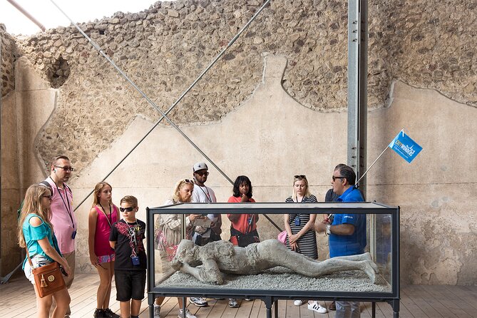 Skip the Line: Pompeii Express Small Group Guided Tour