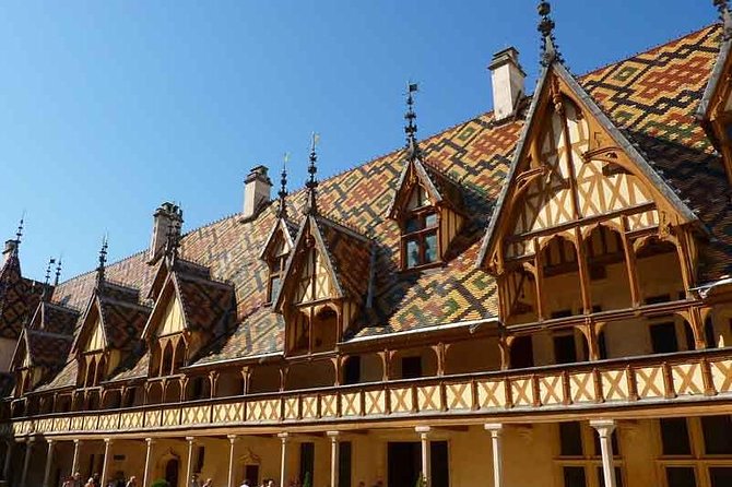 Small Group Burgundy Tour of Beaune With Wine Tasting From Dijon