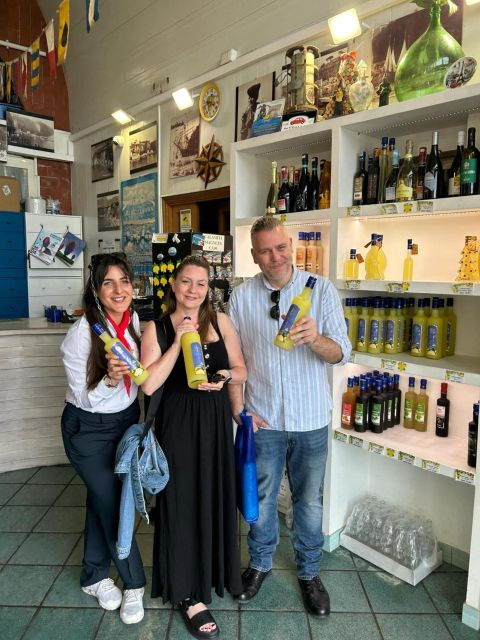 Sorrento: Limoncello Factory Tour and Tasting Experience