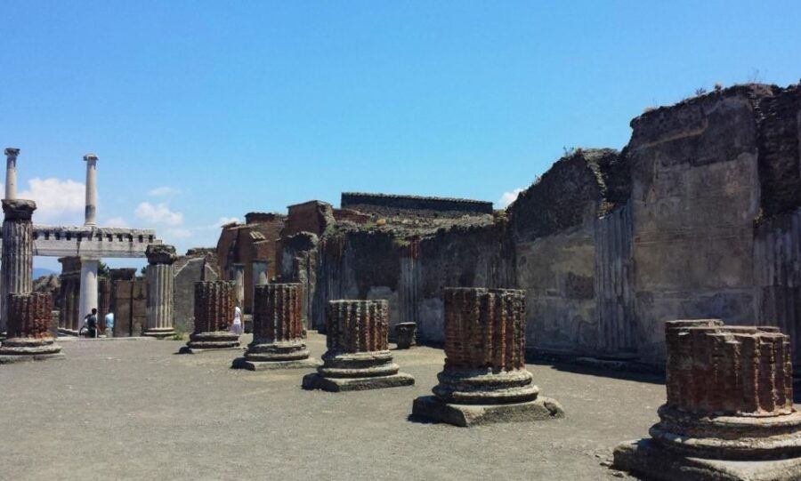 Sorrento: Transfer to or From Sorrento With a Stop at Pompeii Excavations - Booking Information