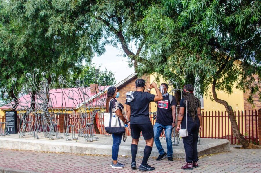 Soweto: Walking Tour With a Local Guide and Lunch