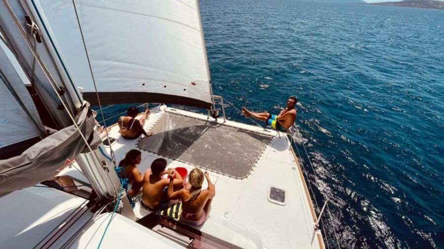 Stintino: Half-Day Catamaran Tour to La Pelosa With Aperitif