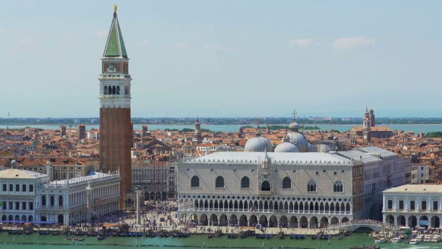 Stroll The Halls of Doges Palace on a Guided Tour in Venice - Meeting Point and Information
