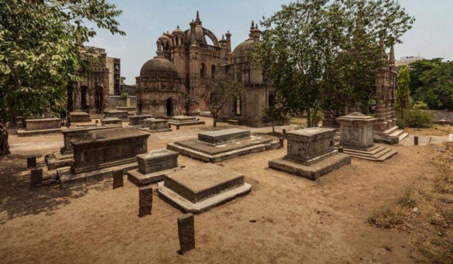 Surat- Private Car Hire With Driver for 8 Hours 80 Kms - Good To Know