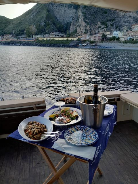 TAORMINA: Boat Tour to Isola Bella With Prosecco on Board