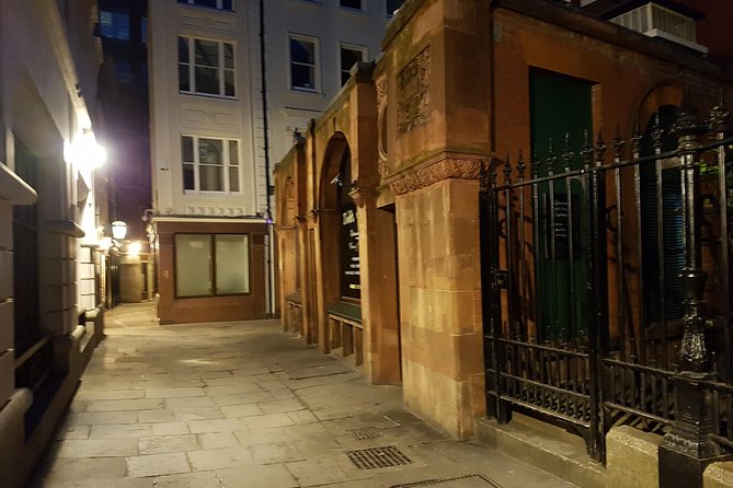 The Alleyways And Shadows Old City London Ghost Walk - Good To Know