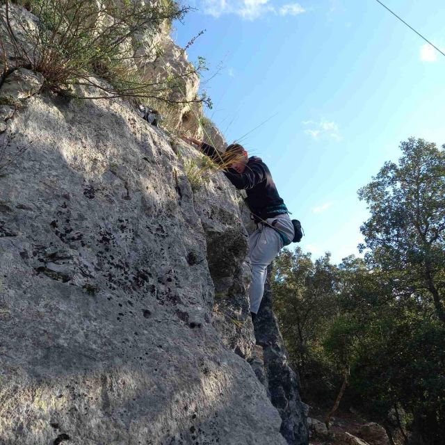 THESSALONIKI: CLIMBING WITH A VIEW OF THE ALIAKMONAS DAM