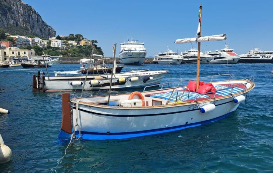 Tour of Capri by Classic Boat at Sunset - Experience Itinerary and Highlights