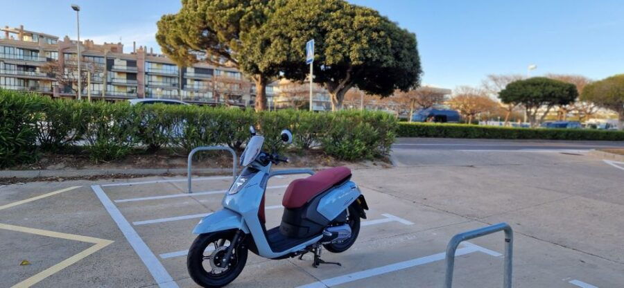 Tour Scooter 125cc Guided Salou to Red Hills 2h With Pickup - Tour Duration and Guide Availability