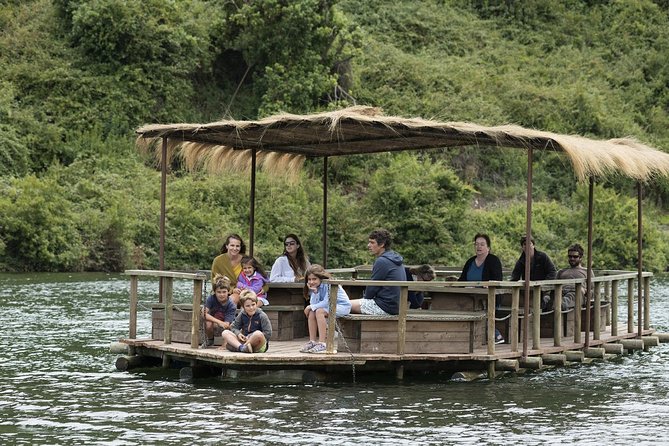 Tour to Parque Tricao + Aviario and Pomaire Full Day From Santiago