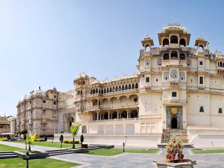 Transfer From Jaisalmer To Udaipur Via Ranakpur Jain Temple - Booking Information