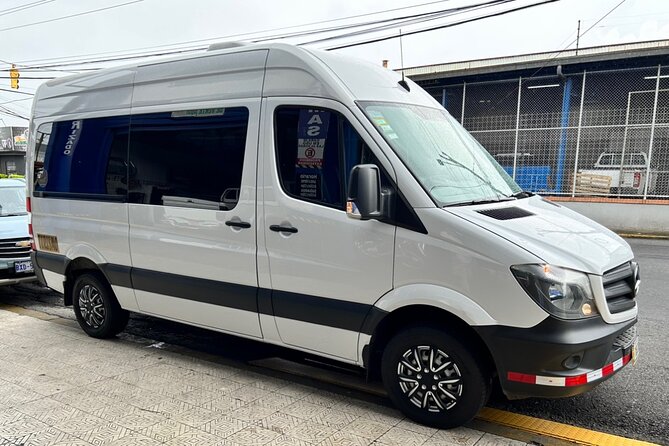 Transfer From Manuel Antonio to La Fortuna Arenal Volcano