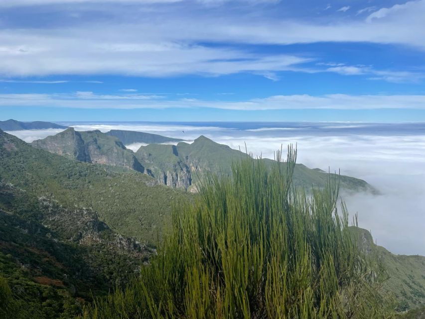 Transfer Sunrise Hike From Pico Areeiro to Pico Ruivo