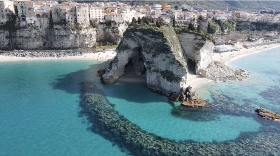 Tropea: Boat Tour at Sunset With Aperitif