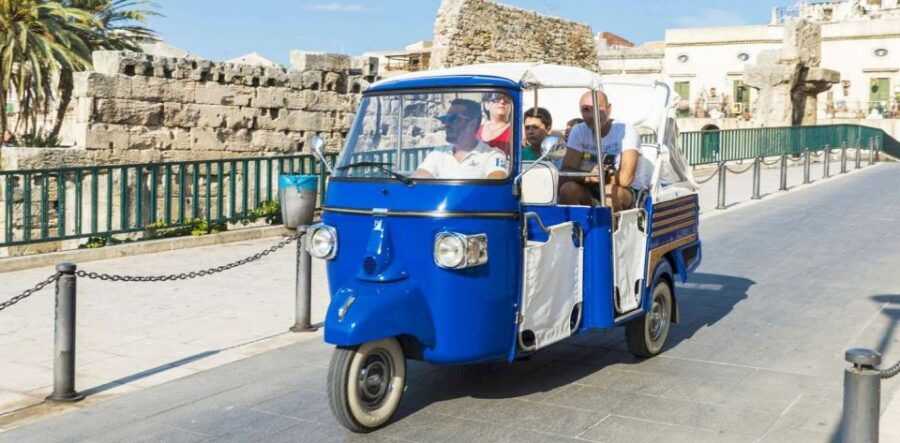 Tuk-Tuk Tour in Bari