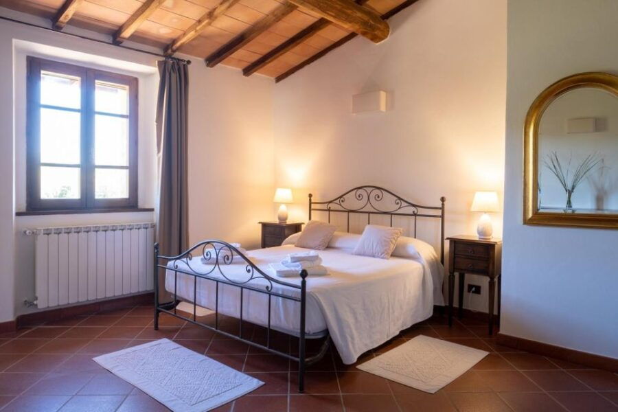 Tuscany: 3 Days as a Winemaker in Wine Resort With Pool - Meeting Point and Directions