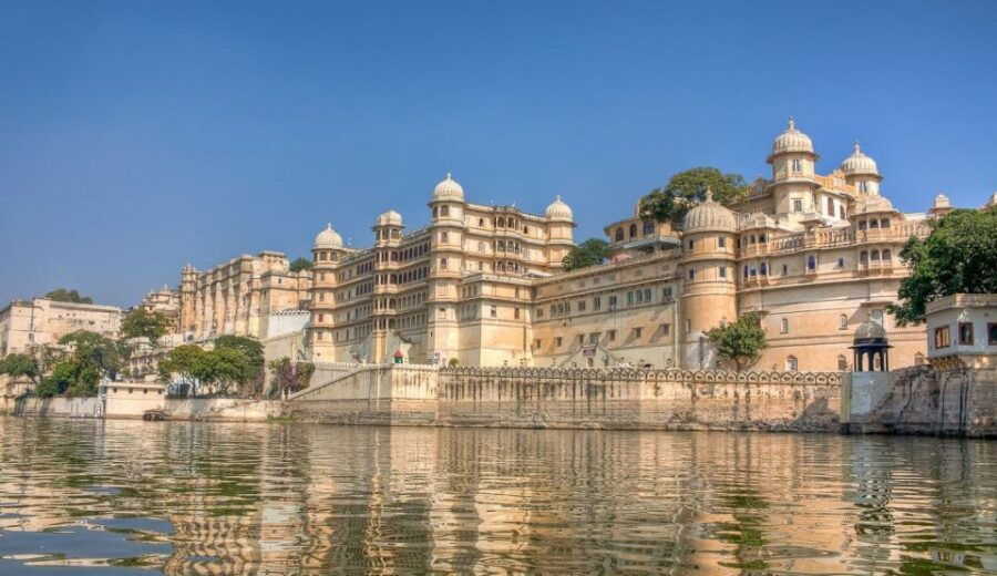Udaipur: All-Inclusive Guided Udaipur City Private Tour