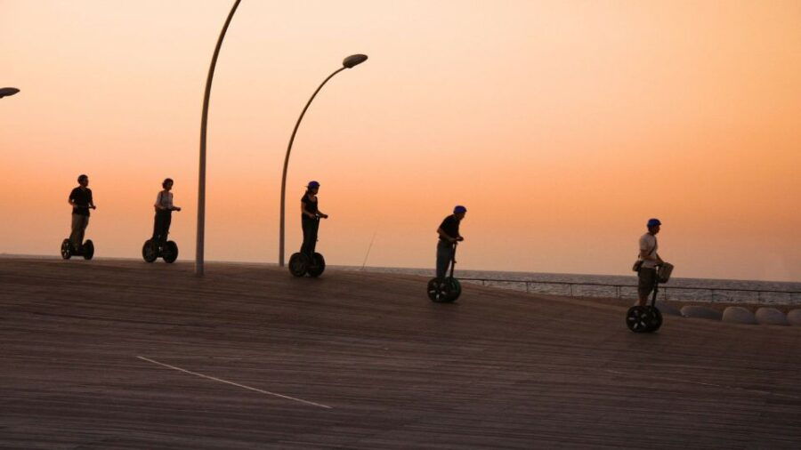 Valencia: 1 Hour Segway Tour at Night - Experience Highlights