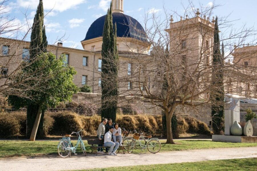 Valencia: Audioguide Eng,Esp,Ita + Bike All Day