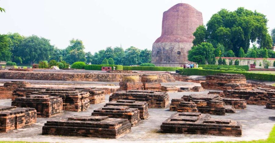 Varansi: Day Tour to Sarnath With Boating and Ganga Aarti