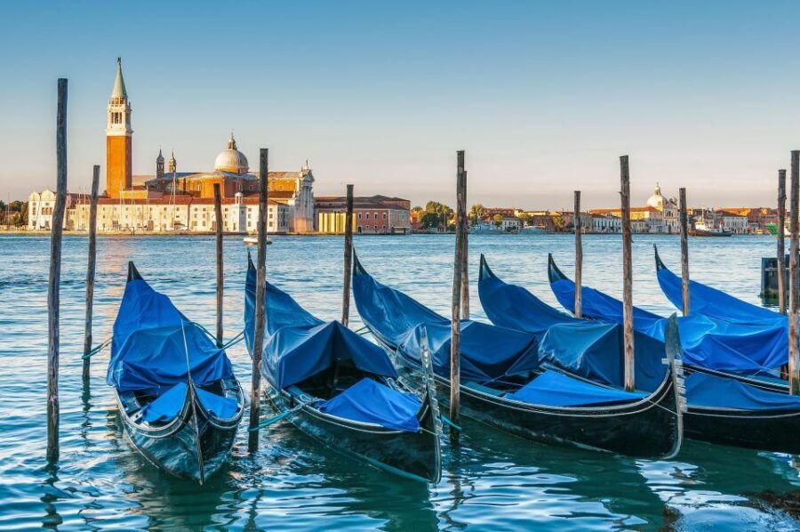 Venice: Gondola Meet and Share With App Commentary - Good To Know