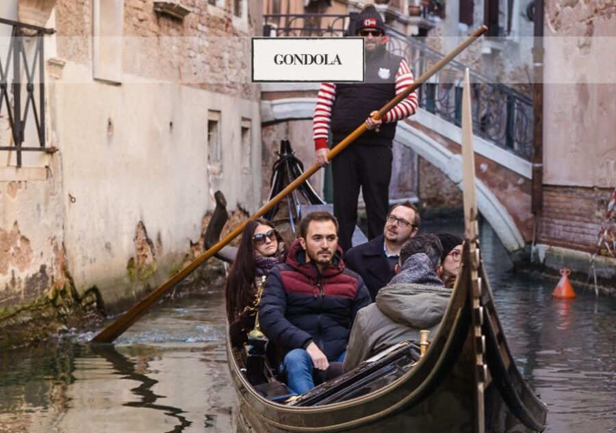 Venice: Gondola Ride With Serenade and Romantic Dinner - Language and Group Size