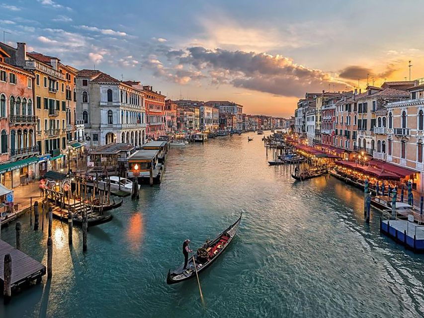 Venice: Guided Walking Tour and Morning Gondola Ride