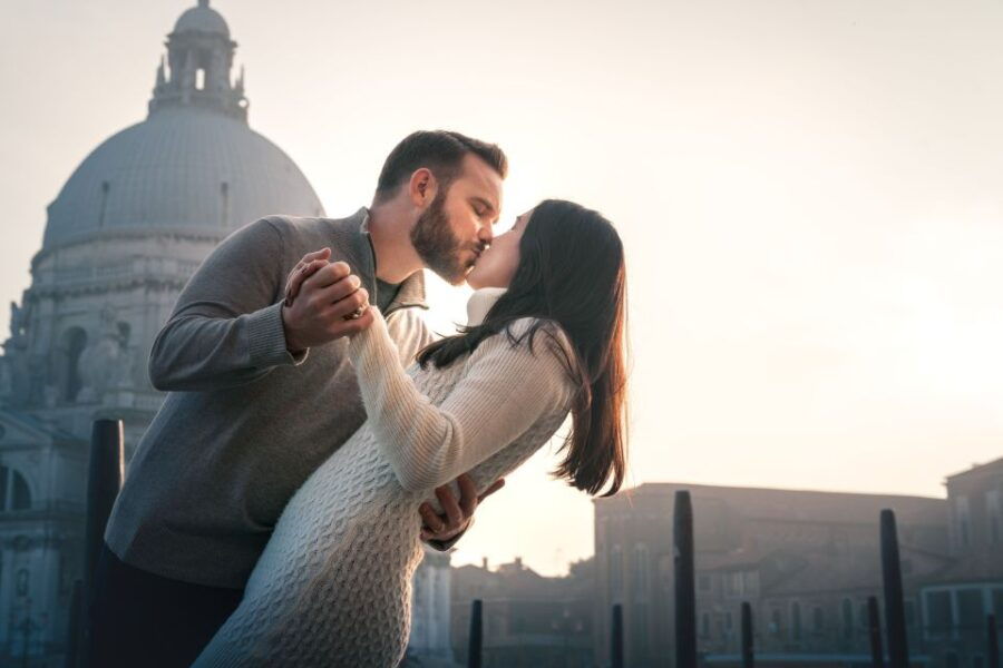 Venice: Private Gondola Ride With Photo Shoot - Good To Know