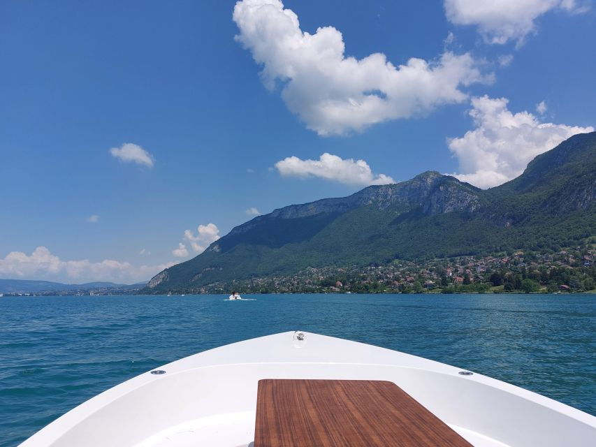 Veyrier-du-Lac: Electric Boat Rental Without License