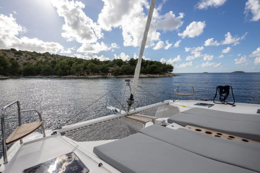 Vilamoura: Algarve Half-Day Private Catamaran Charter - Languages and Highlights