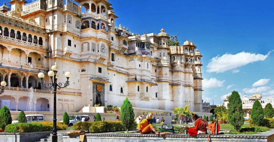 Visit Udaipur in a Private Car With Guide Service - Full Description