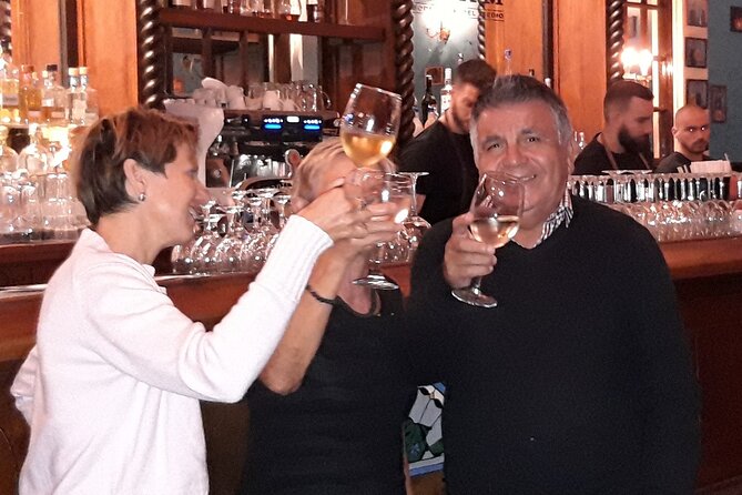 Walking Tour and Wine Tasting With Legends in the Castle District