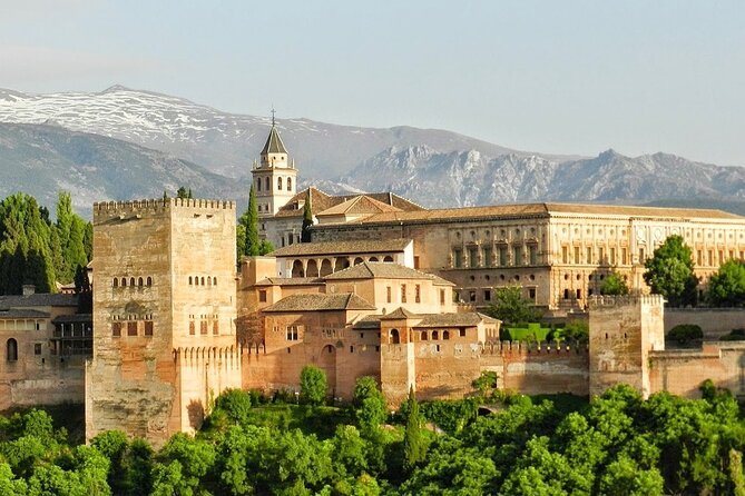 Walking Tour in Alhambra, Nasrid Palaces and Generalife