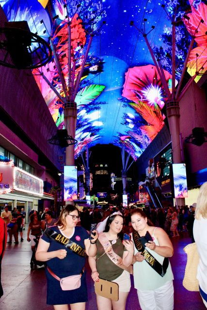 Weird, Wacky Fremont Bar Experience With Cocktails & Photos
