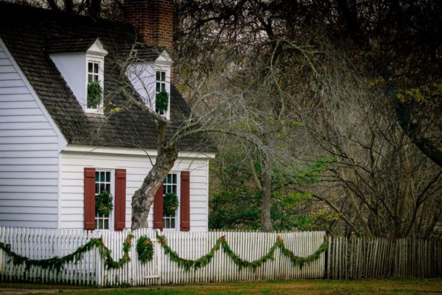 Williamsburg's Winter Wonderland: A Historic Holiday Stroll - Good To Know