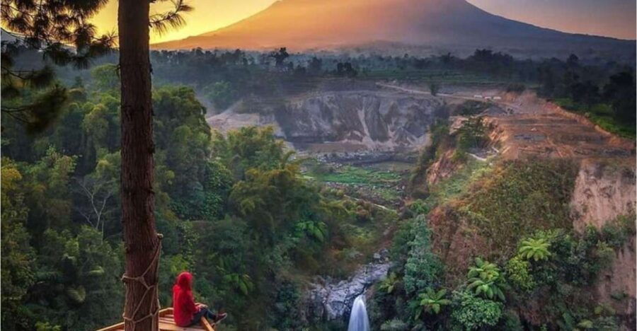 Yogyakarta: Selogriyo Temple, Rice Terraces & Waterfall Tour