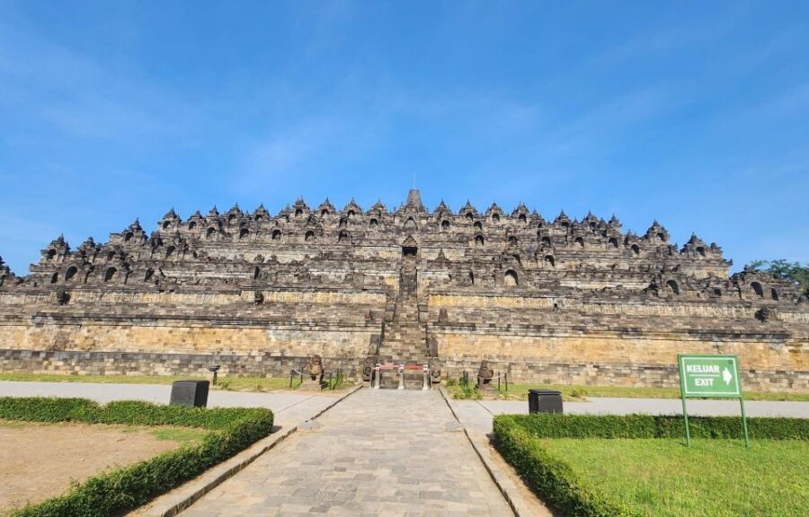 Yogyakarta: Sunrise at Borobudur Half-Day Trip With Pickup - Trip Duration and Pickup Location