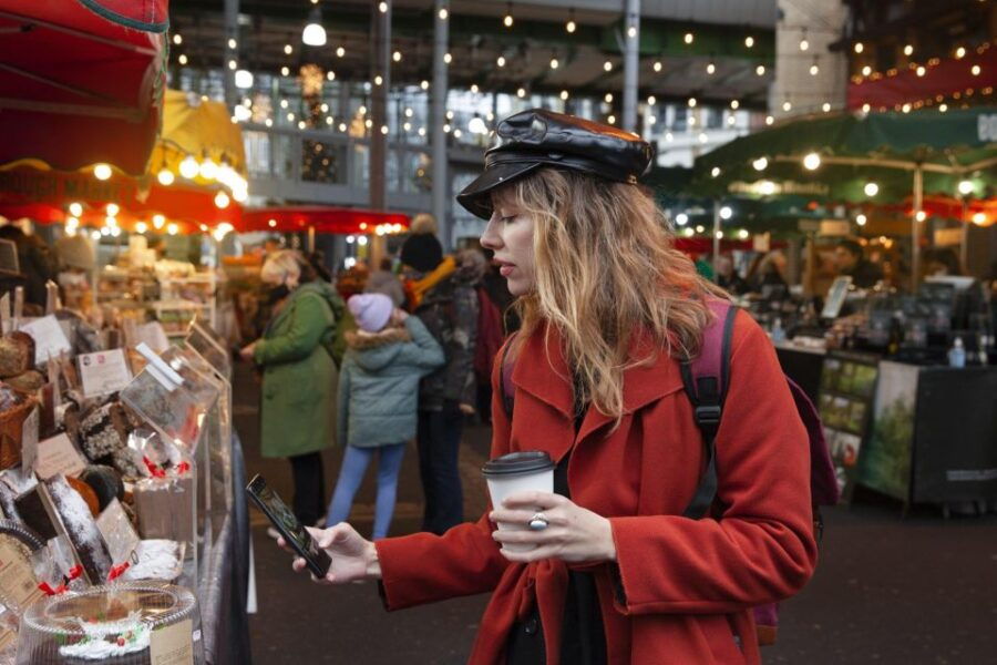 Yuletide Splendor: A Christmas Walking Tour in Charleston